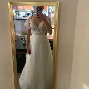 Flutter Sleeve Lace Wedding Dress